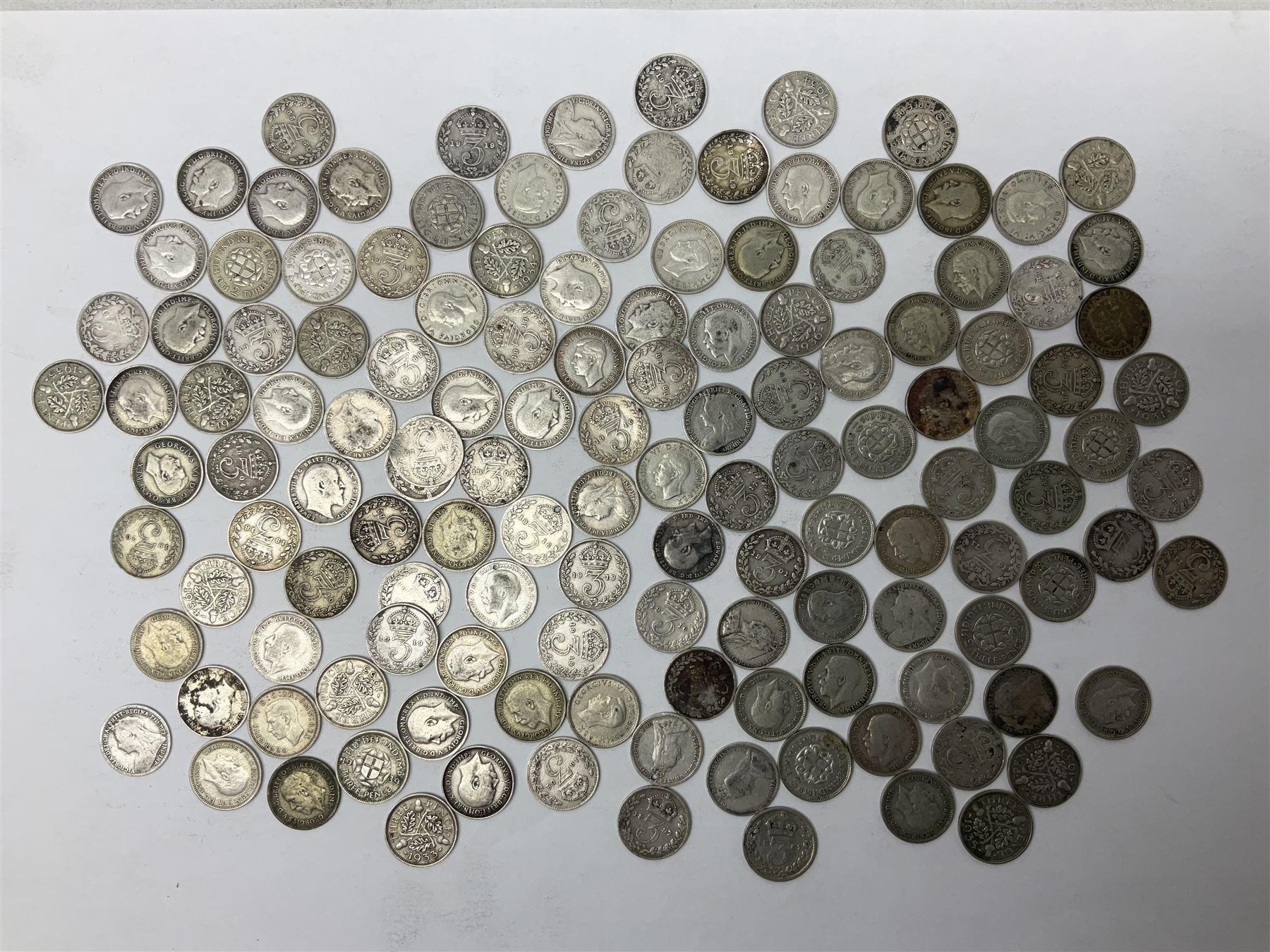 German East Africa 1906 one rupie, Queen Victoria 1889 and 1900 halfcrowns, various pre-1947 Great British silver threepence pieces etc