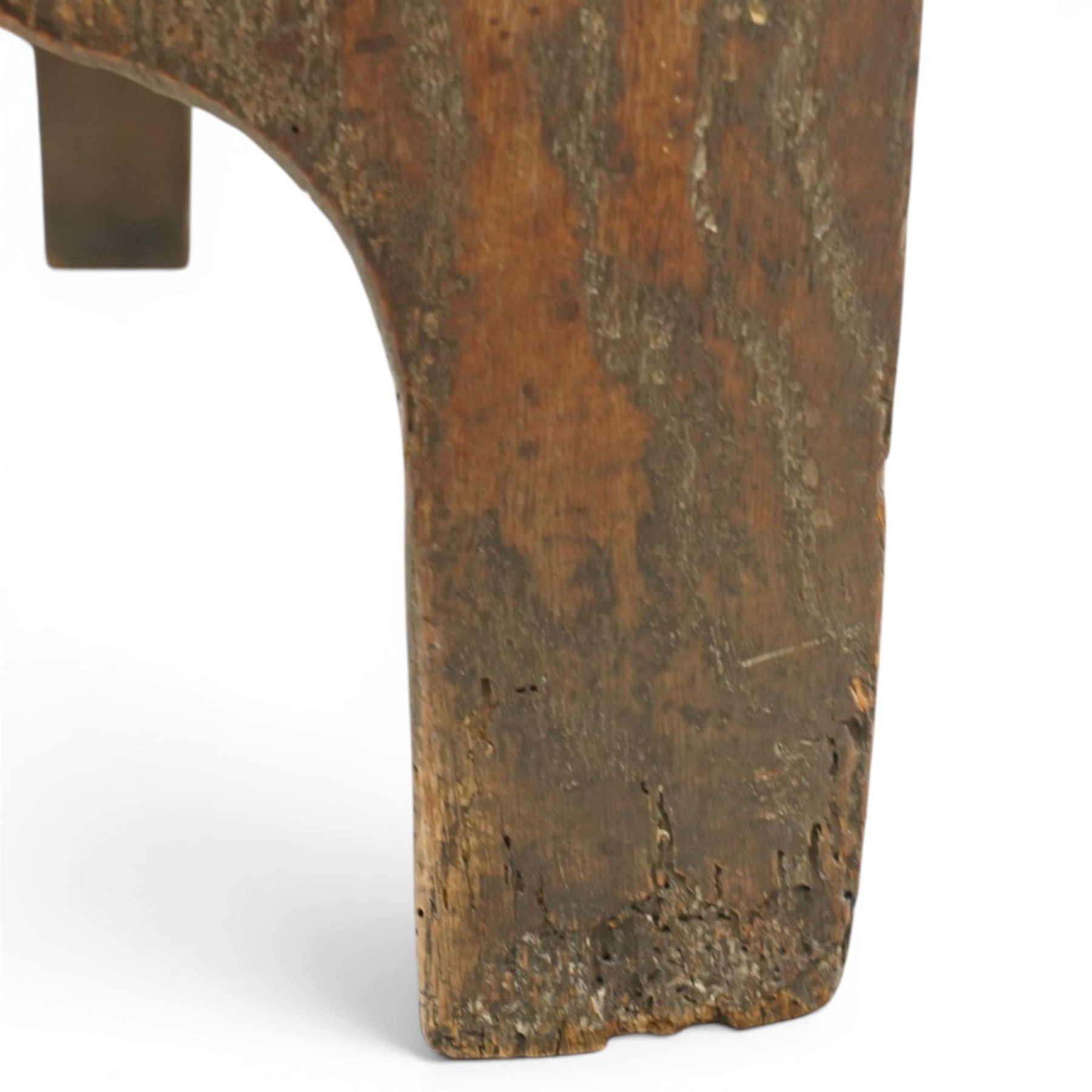 Small 17th century six plank oak coffer, figured top with iron pintle type hinges,  pegged boarded sides, large lock plate with rivets, plank ends continuing down as supports
