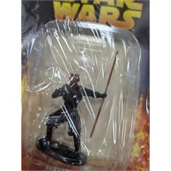 Large collection of Deagostini Star Wars Figurine Collection magazines, most magazines sealed and with accompanying figurines, in two boxes 