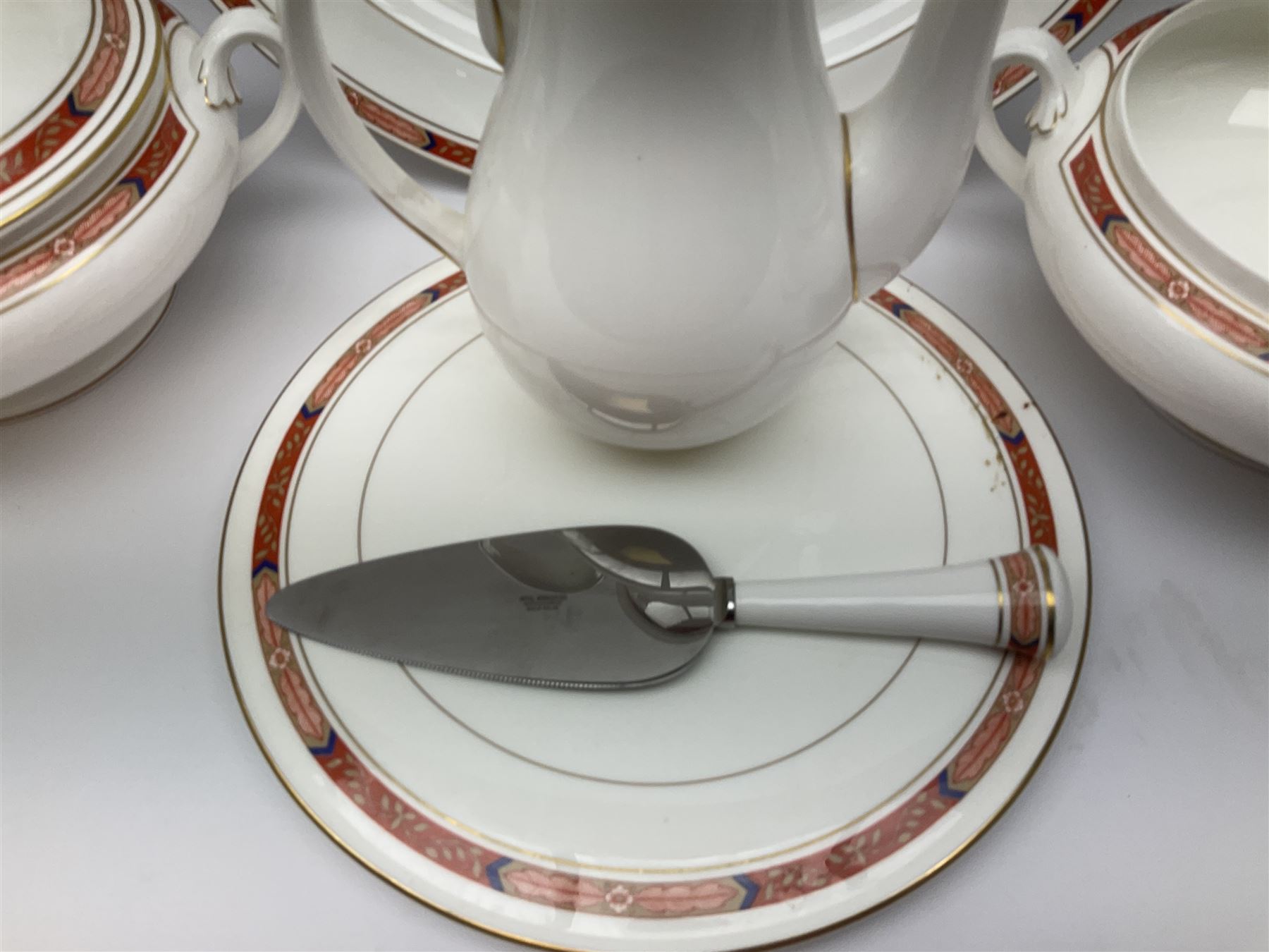 Royal Worcester Beaufort pattern tea and dinner wares, including seven dinner plates, eight side plates, thirteen dessert plates, six bowls, eight soup bowls, sauce boat on stand, cake plate, covered tureen, coffee pot, milk jug etc (51) 