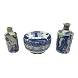 Early 20th century Chinese blue and white porcelain box and cover, of compressed circular footed form, decorated with figure upon the back of a stylised animal, with remnants of red wax seal beneath, together with two early 20th century Chinese blue and white jars, each with figural decoration, largest jar H10cm