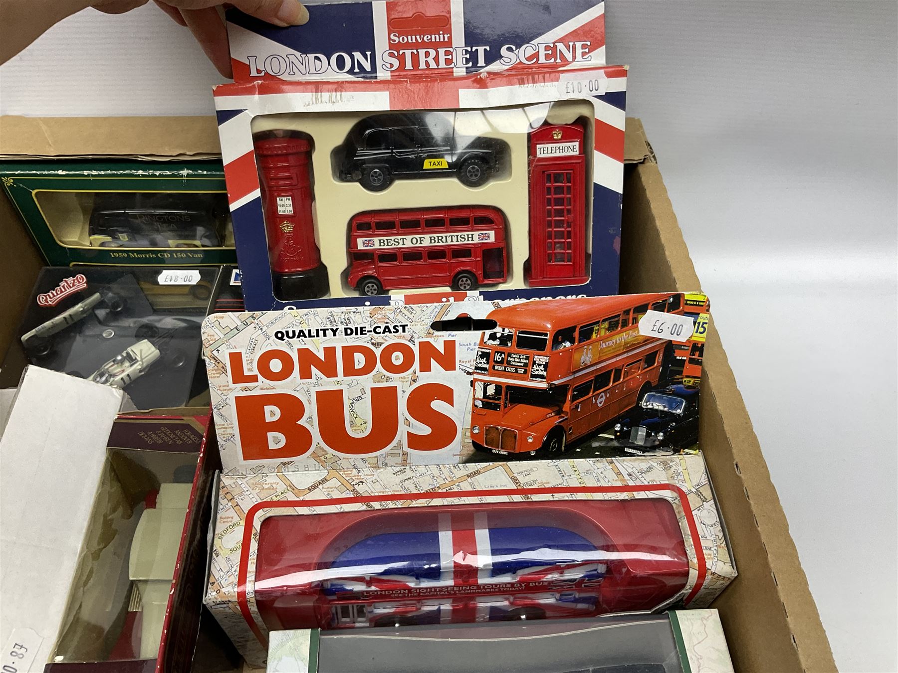 Corgi - Queen Elizabeth Golden Jubilee 1952 - 2002 1:40 scale die-cast model State Landau No. CC09901; boxed; Bburago Mercedes-Benz 500K Roadster 1936; and thirteen other modern die-cast models by Lledo, Matchbox, Cararama, Maisto, Quartzo etc; all boxed (15)