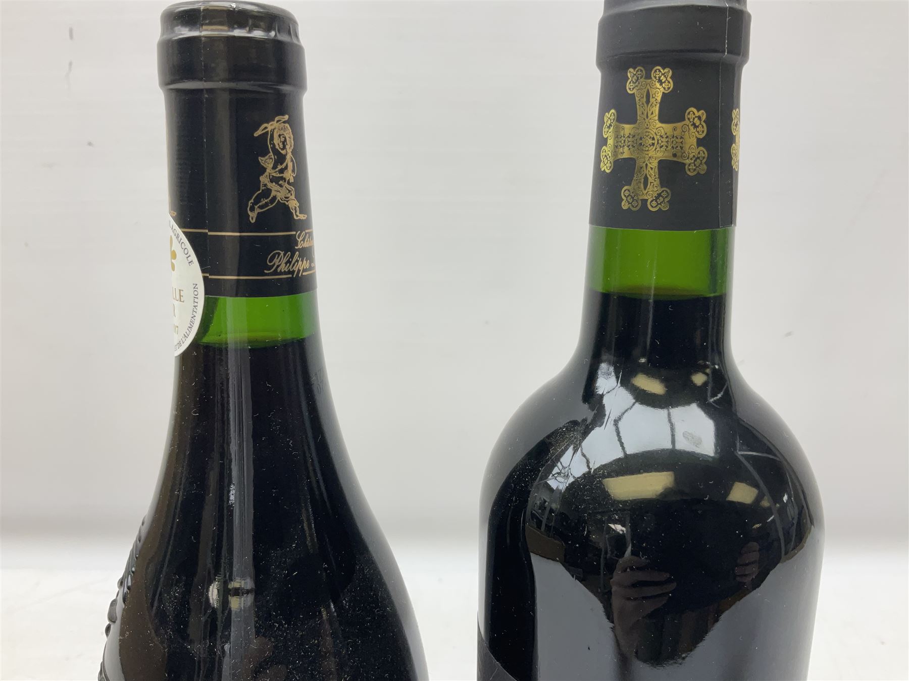 Mixed red wines including six bottles Chateau Verniotte Castillon Cotes de Bordeaux 2011, 750ml 14.5% vol, two bottles Chateau Philippe Lamour Costieres De Nimes 2016, 750ml 14% vol, Chateau du Prieur Bordeaux 2016 and five others of various contents and proofs (14)  