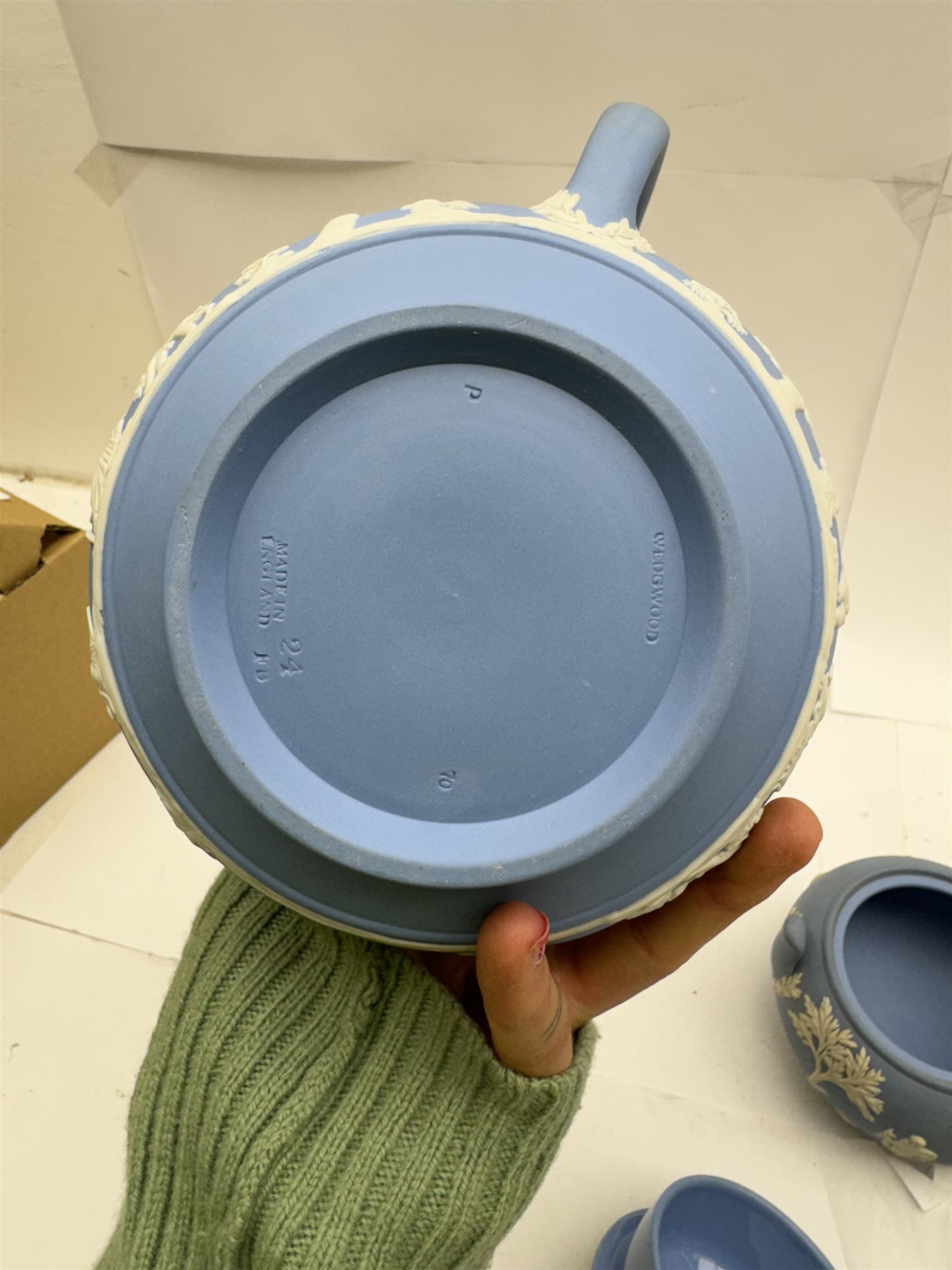 Wedgwood Jasperware tea and coffee wares, comprising teapot, coffee pot, milk jug, covered sucrier, coffee can and saucer and teacup and saucer 