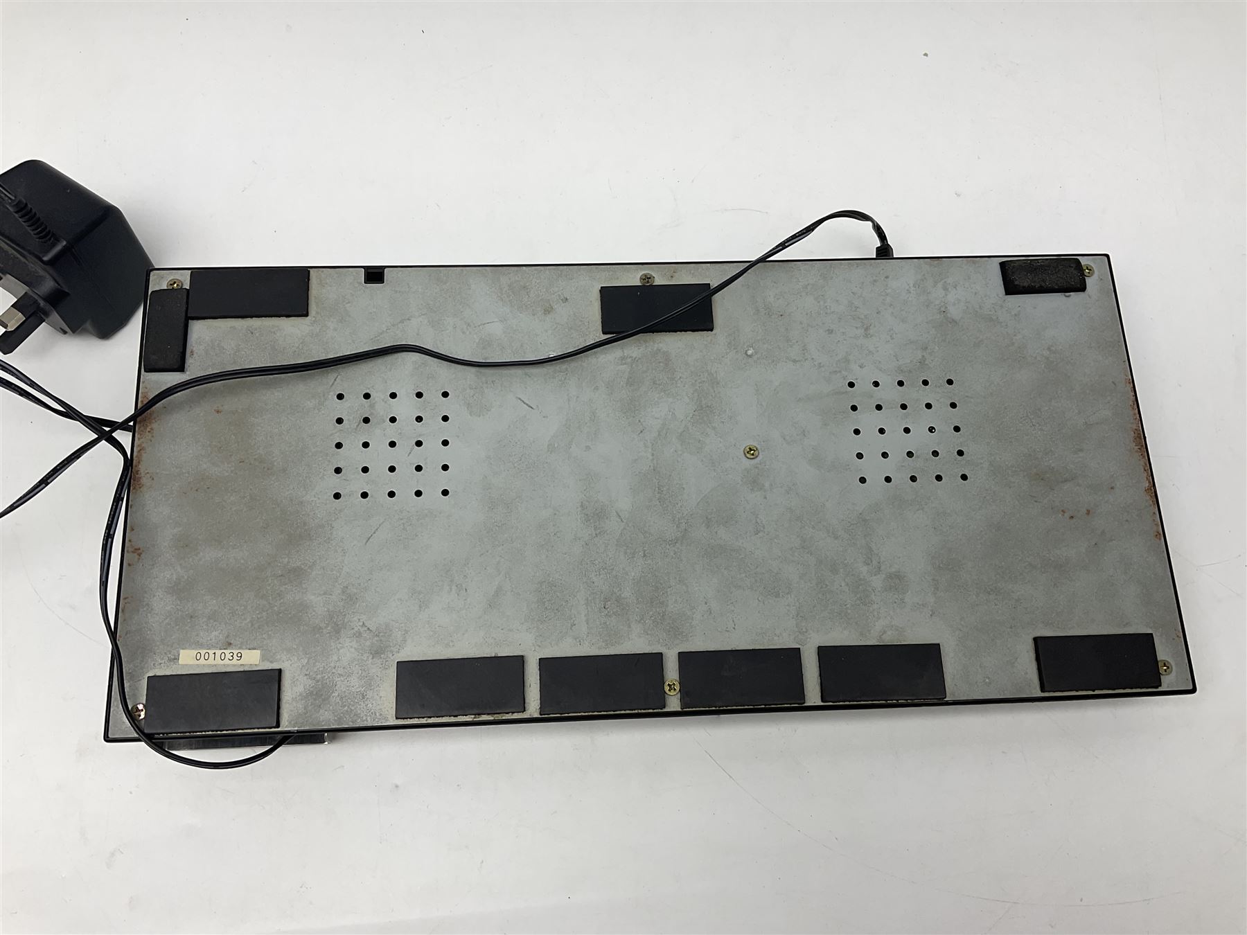 Zoom GFX-4 Guitar Effects processor; quantity of assorted cables; tremolo arms; plectrum wallet; Steepletone SMH10 earphones etc