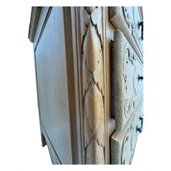 French design hardwood chest, rectangular top with moulded edge over two short and two long drawers with carved scrolling foliate decoration, flanked by carved acanthus leaf columns, on bracket supports