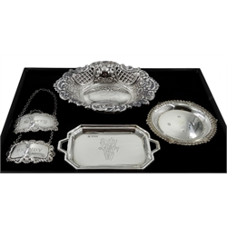  Silver calling card tray by Cooper Brothers & Sons Ltd Sheffield 1970, two trinket dishes and Brandy and Sherry labels all hallmarked 6.5oz  