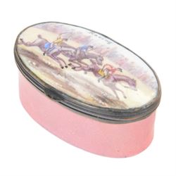 Late 18th century/early 19th century enamel snuff box, of oval form, the hinged cover decorated with a horse racing scene and detailed 'Racing', L5.5cm. 