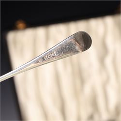 Set of six silver pastry forks and serving fork, cased Birmingham 1931 Maker Arthur Price & Co