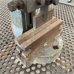 Cast iron metal bending fly press - THIS LOT IS TO BE COLLECTED BY APPOINTMENT FROM DUGGLEBY STORAGE, GREAT HILL, EASTFIELD, SCARBOROUGH, YO11 3TX