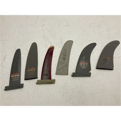 Windsurfing: Quantity of fins to include Freewave MFC, Stix Wildthang, Ultra Profile Sails G 10 fin, F-HOT Finz, Fanatic M.G.E slalom, North Shore Maui Hawaii etc (13)