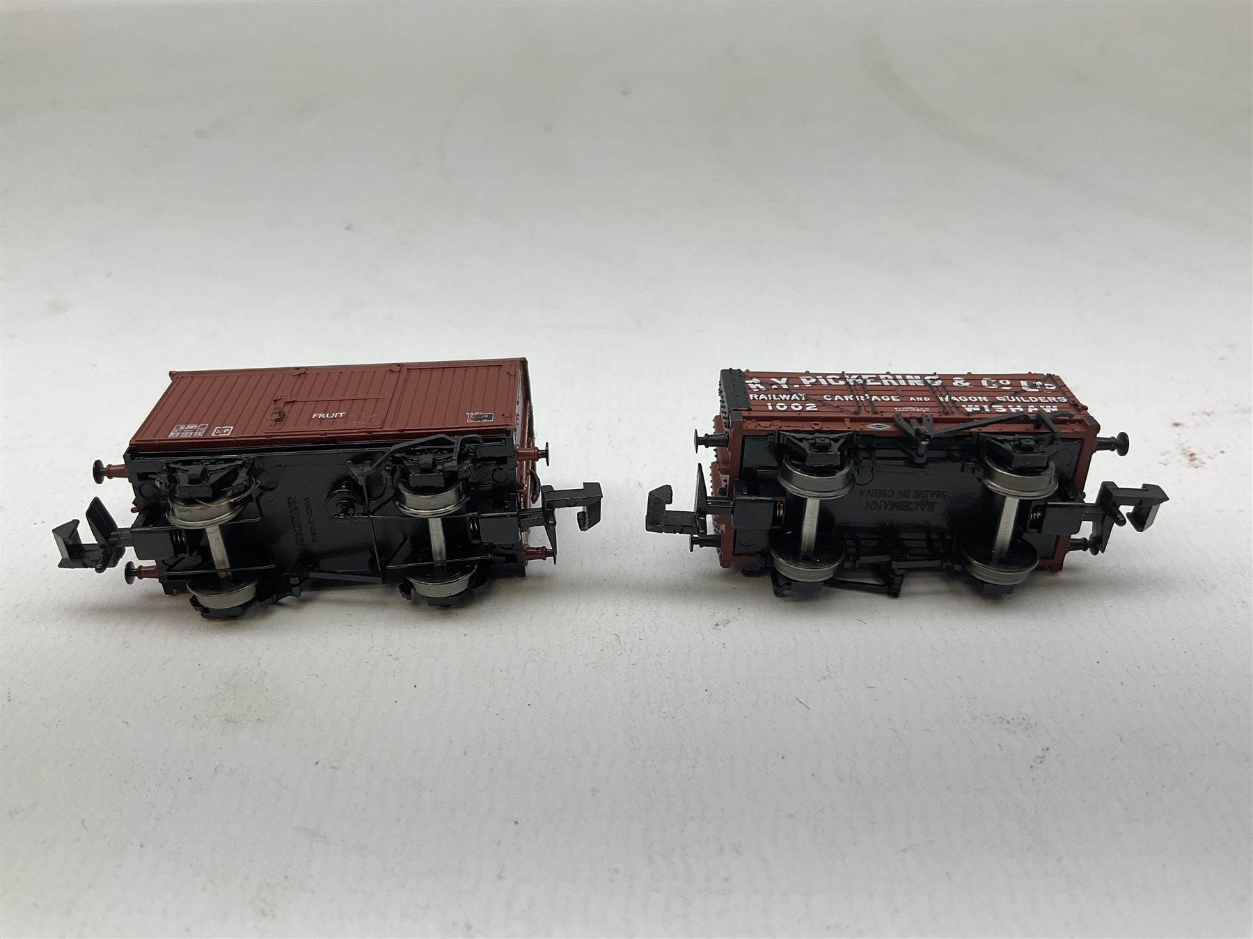 Graham Farish by Bachmann 'N' gauge - Stanier composite first & second coach, Stanier brake second coach, MK1 suburban composite coach and suburban 57ft brake end coach and four wagons (6)