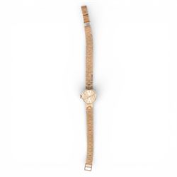 Buren ladies 9ct gold manual wind presentation wristwatch, on integral 9ct gold bracelet strap, hallmarked