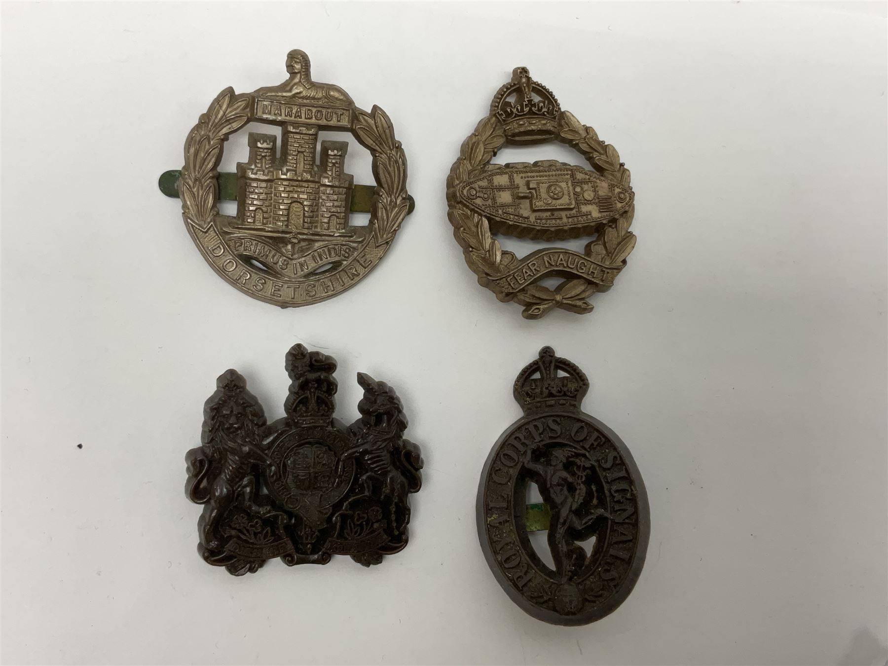 Military badges - approximately eighty predominantly staybrite glengarry, cap and collar badges and small quantity of plastic badges