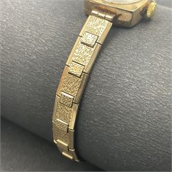 9ct gold Summit 17 Jewels ladies manual wind wristwatch, on 9ct gold articulated strap, stamped 375