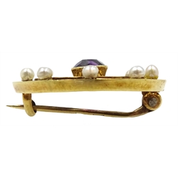 Edwardian gold amethyst and pearl circular brooch, stamped 15ct 