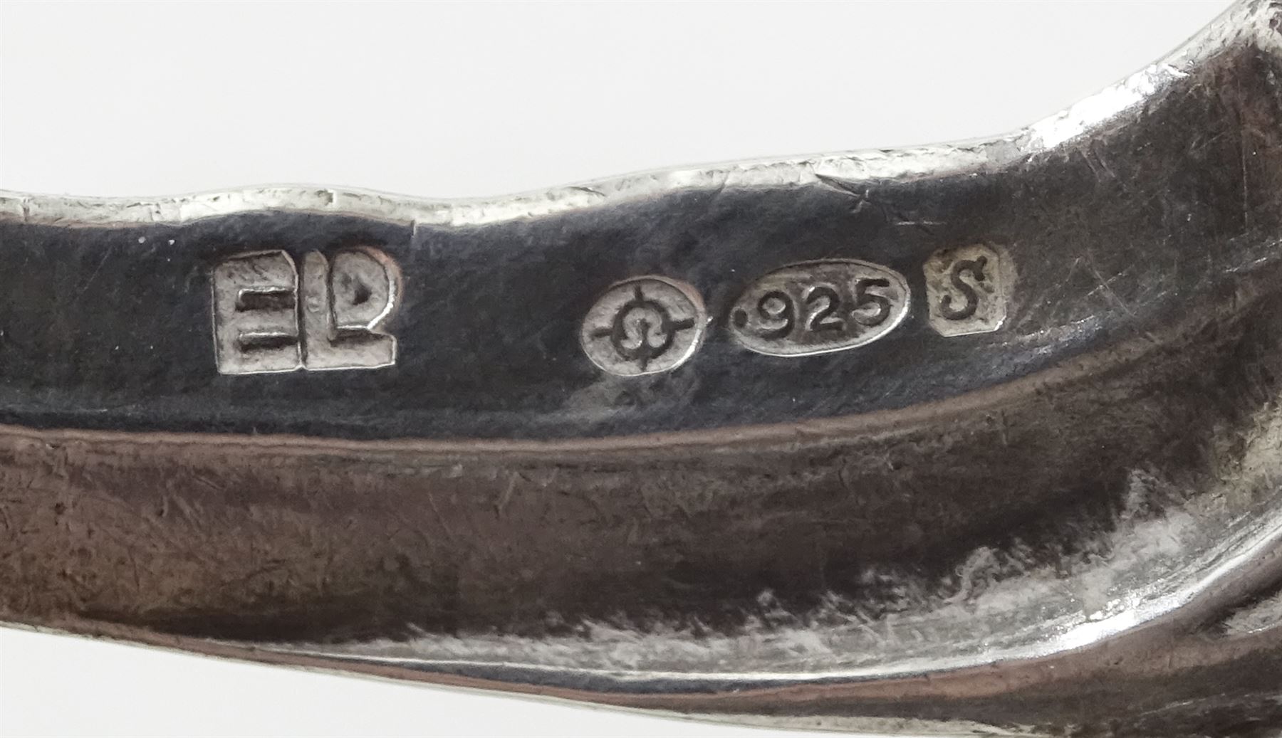 Silver mounted cut glass swan dish, with pierced and embossed hinged wings and a smaller silver swan salt, both by E Ltd,  London import marks 1973/75