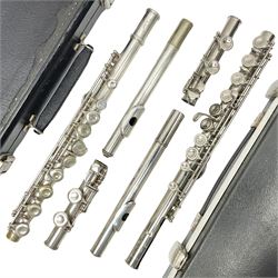 Boosey & Hawkes London Regent three-piece flute, serial no.345447; in B&H Bandhite hard carrying case; and Deg Music Company Inc. USA Claudel Model three-piece flute, serial no.491718, in hard carrying case (2)