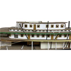 Model of St.Louis Belle paddle boat, L118cm, together with a box of additional parts and model plans by Vic Smeed