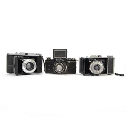 Exacta Jhagee SLR camera with Carl Zeiss Jena Tessar 1:2.8 f=7.5cm lens serial no. 488338,...