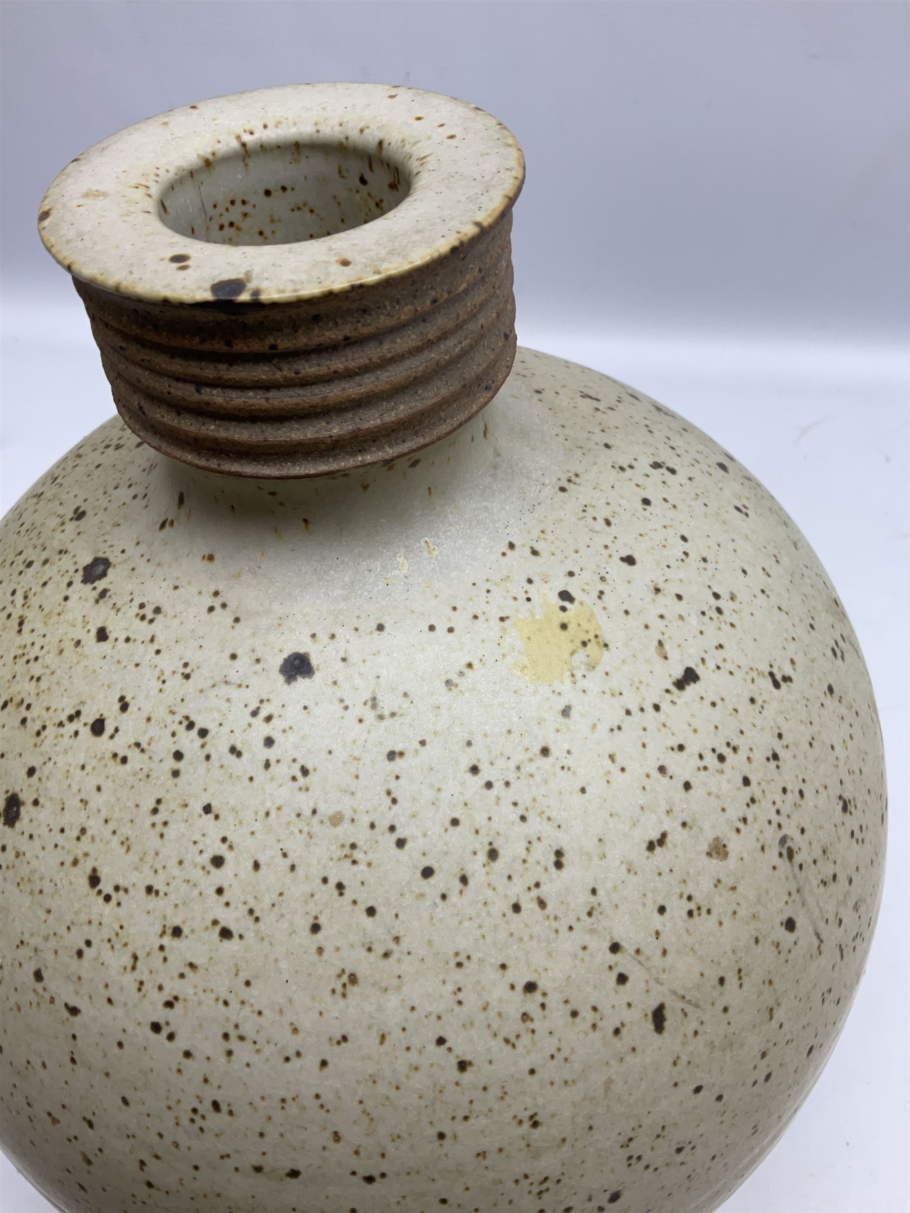 David Lloyd Jones (1928-1994): Stoneware vase of globular form with speckled glaze and impressed LJ seal mark, H29cm