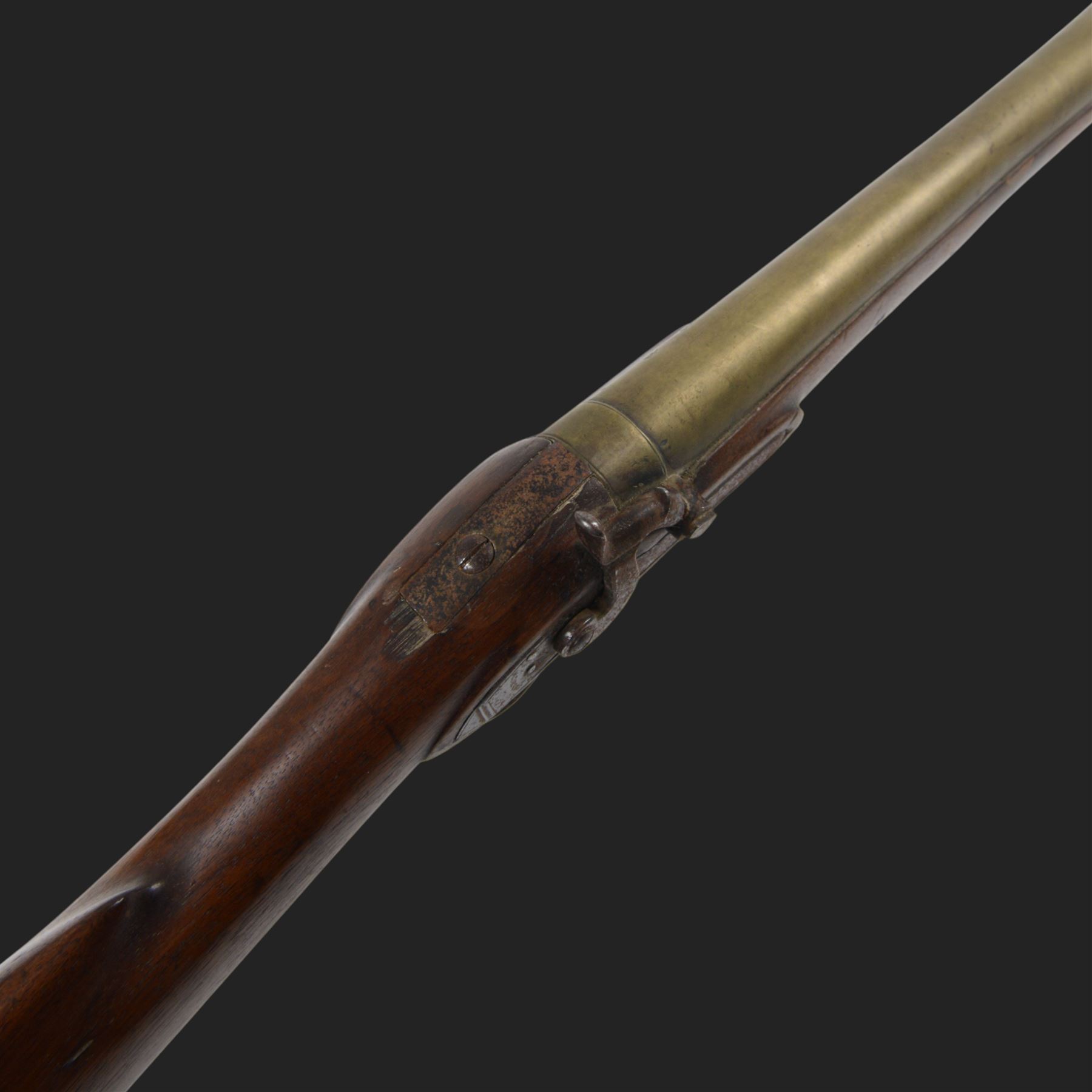 English flintlock blunderbuss, the 38cm brass barrel with proof marks and London to the top, with brass tip ramrod below, the lock engraved Morris, walnut stock with brass butt plate, overall L79cm