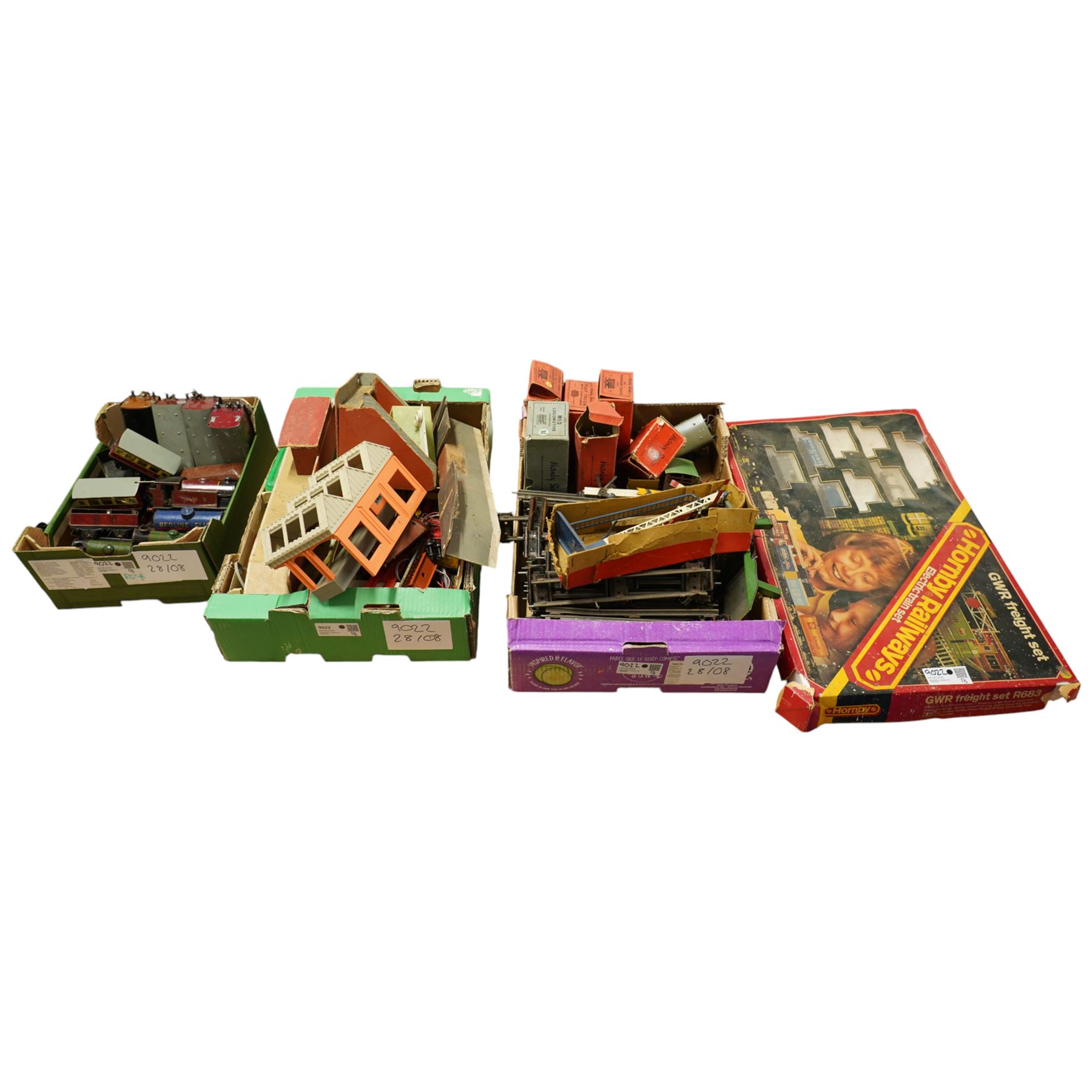 Quantity of 0 Gauge model railway, including Hornby and Meccano locomotives, rolling stock track, buildings etc; and a s Hornby 00 Gauge freight set, incomplete 