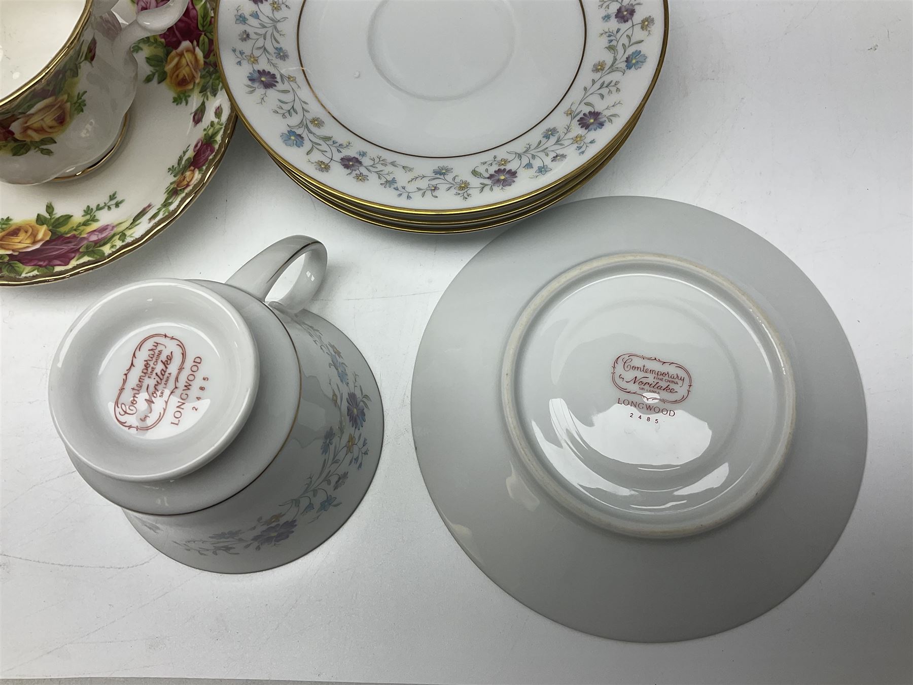 Royal Albert Old Country Roses pattern dinnerwares, to include four dinner plates, four cups and saucers etc, together with Noritake tea service 