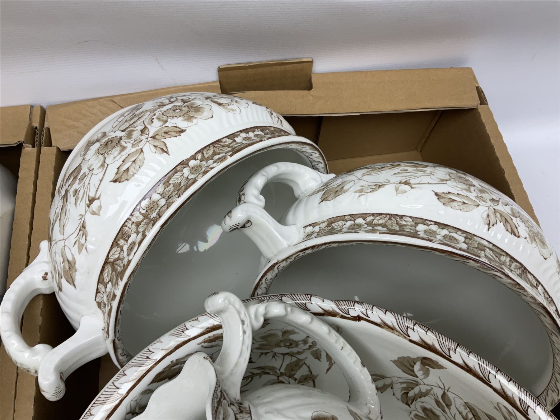 Burleigh Ware jug of baluster form modelled with fox and heron, cabbage dish, Carlton Ware lobster scallop dish, Royal Doulton The Hunting Man plate, Grimwades, other early 20th century ceramics and a Henry Alcock wash set to include jug and bowl, chamber pot etc