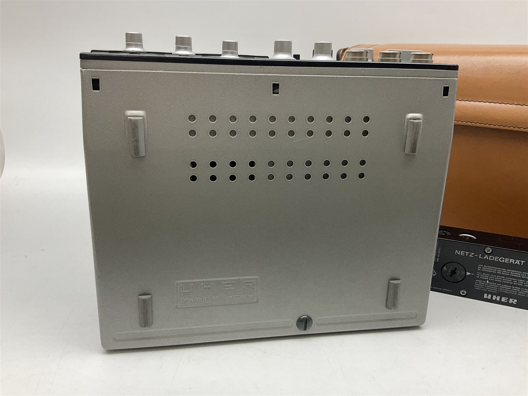 Uher 4200 Report Monitor professional tape recorder, complete with instructions and leather carry case