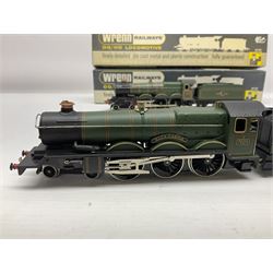 Wrenn '00' gauge - two Castle Class 4-6-0 locomotives - 'Clun Castle' No.7029 (number on buffer beam) in Great Western Green; and 'Cardiff Castle' No.4075 in BR Green; both boxed with instructions (2)