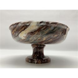 Pink veined marble bowl, of circular form, upon a spreading circular foot, D22cm H12cm