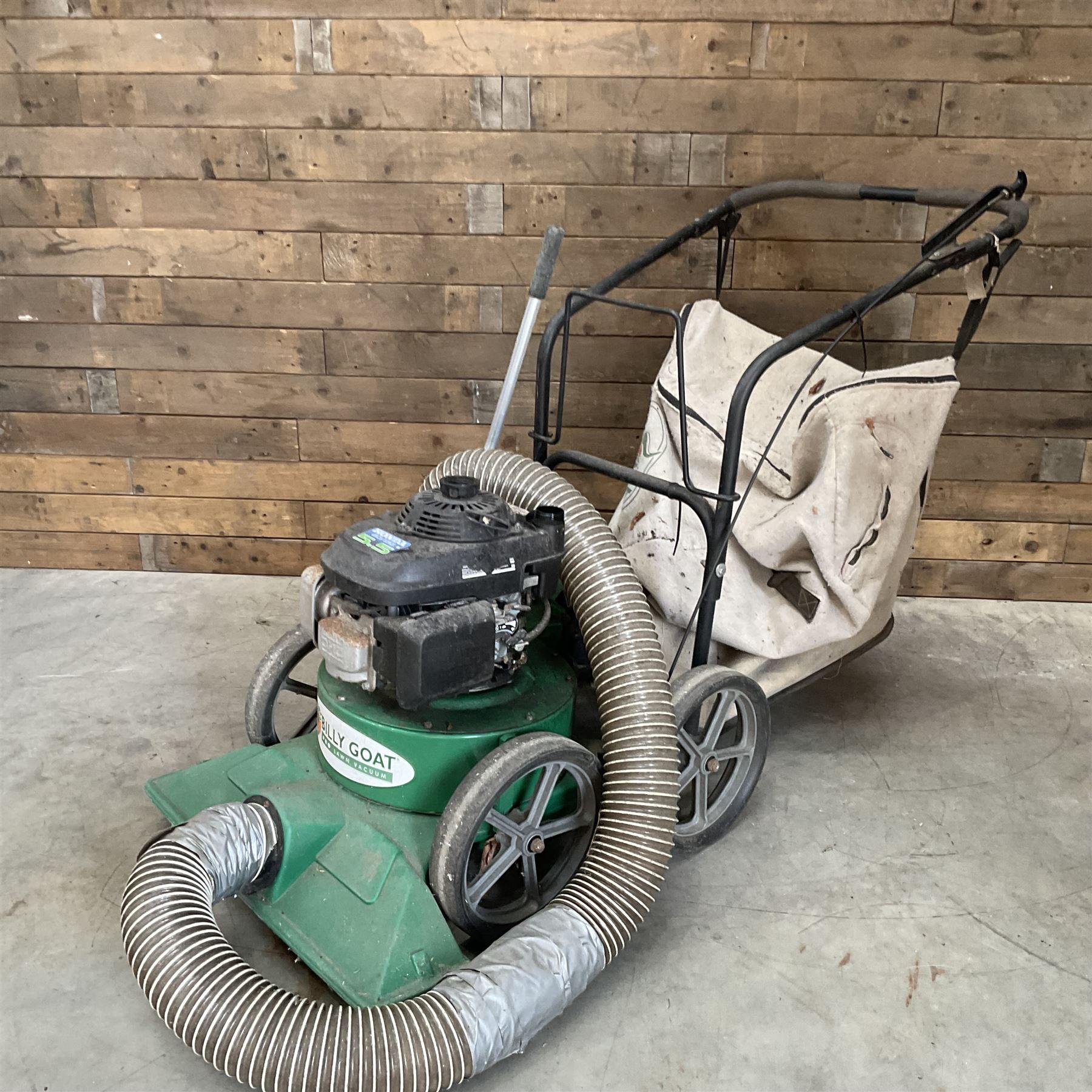 Billy Goat Prp Lawn Vacuum with Honda GVC160 5.5 engine