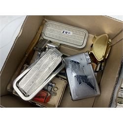 Collection of various razors and smoking items to include Ronson brass table lighter, Rolls Razor, Seigneur case with lighter, etc