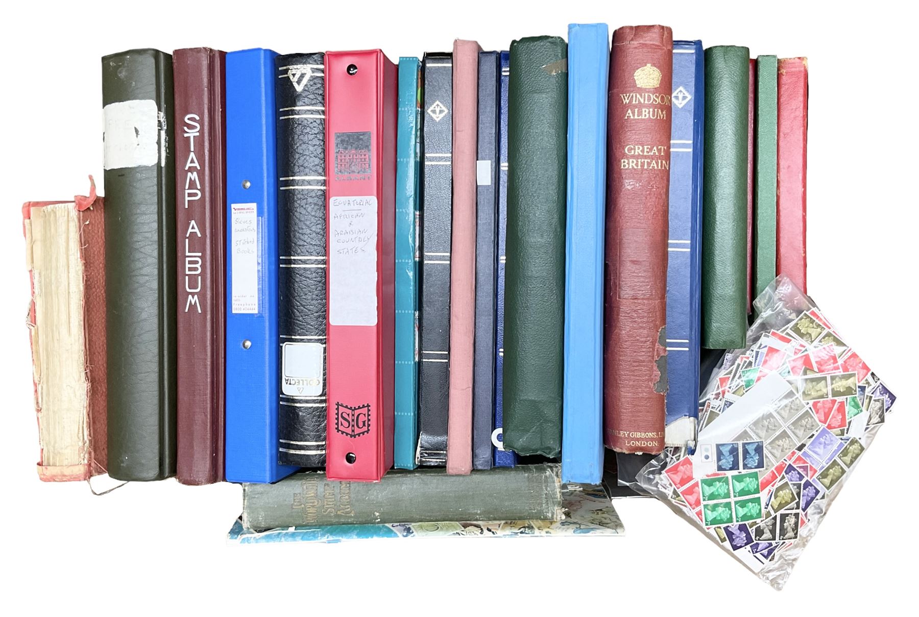 Great British and World stamps, including pre-decimal Queen Elizabeth II, Belgium, Canada, Costa Rica, Honduras, Japan etc, housed in various albums, stockbooks and loose, in one box