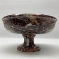Pink veined marble bowl, of circular form, upon a spreading circular foot, D22cm H12cm