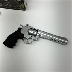 BCS FS-1002 full metal CO2 revolver, L32cm overall; boxed with two CO2 cartridges, instructions etc