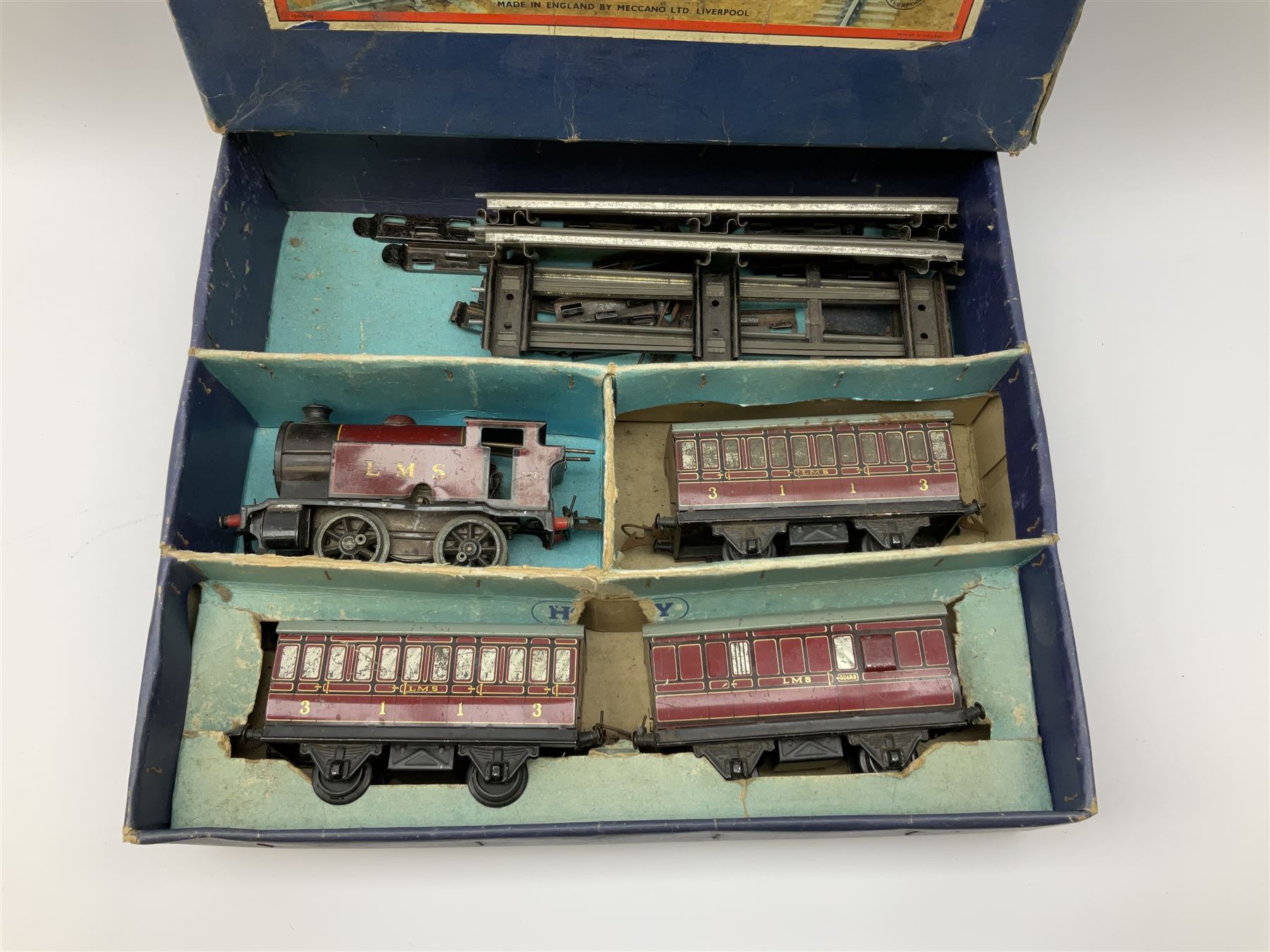 Hornby '0' gauge - Passenger Set No.21 with clockwork No.20 type 0-4-0 tender locomotive No.60985, two coaches and track, boxed; and Tank Passenger Set No.101 for spares or repair with clockwork No.101 type 0-4-0 tank locomotive No.2270, three coaches and track, boxed (2)