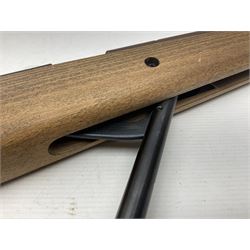 Springfield Armory M1A .22 cal. air rifle with under-lever action and wooden stock; serial no.6300, L116cm overall; in original cardboard box  NB: AGE RESTRICTIONS APPLY TO THE PURCHASE OF AIR WEAPONS.