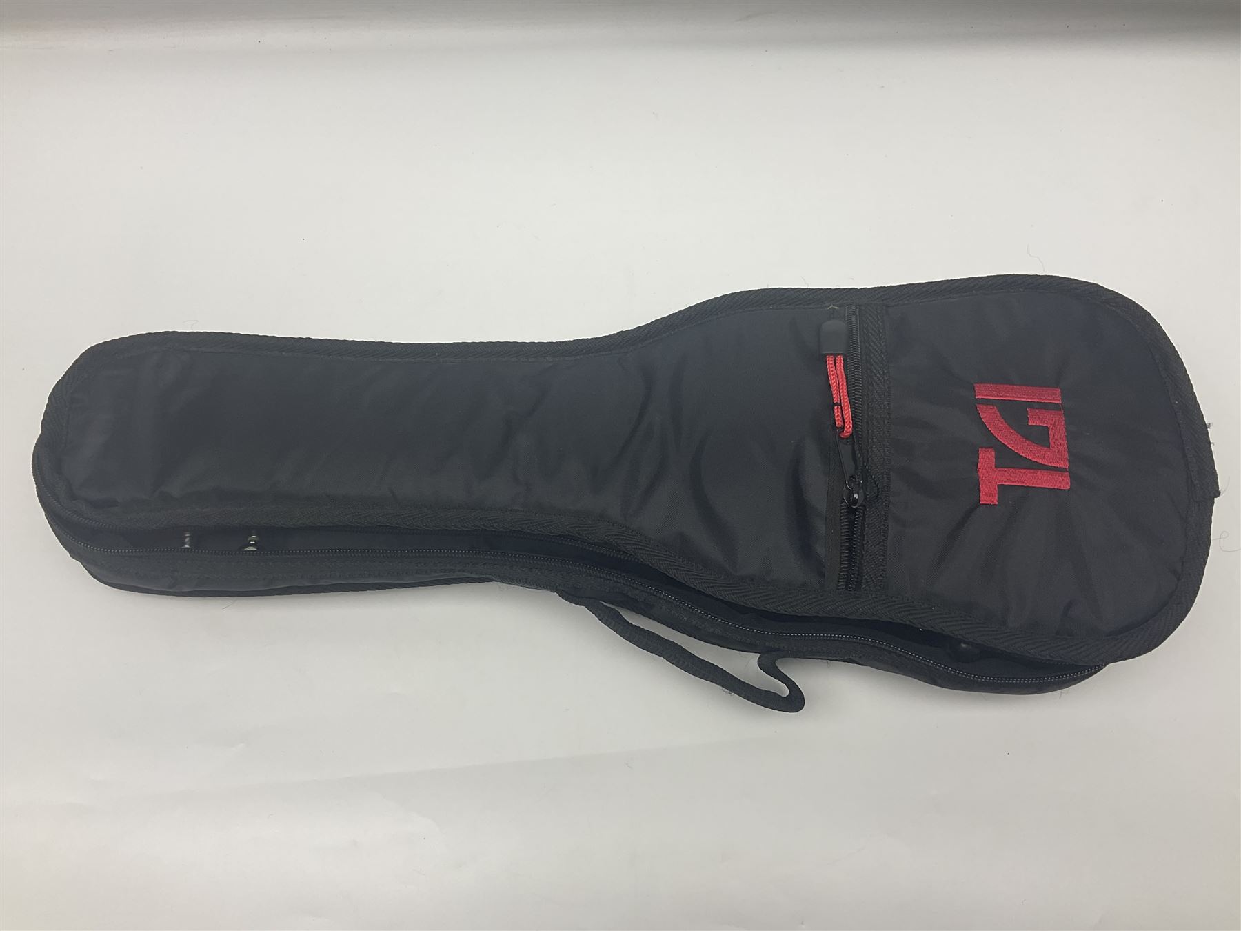 Eleuke EASC-S solid spruce top soprano electric cutaway ukulele L51cm; in carrying case