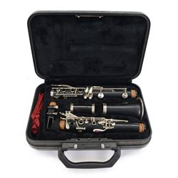 Yamaha 250 Bb clarinet serial no. 401808, with a resin body and chrome keys, in a velvet lined and padded hard case