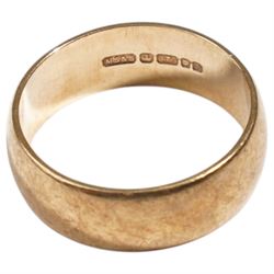 9ct gold wedding band, hallmarked