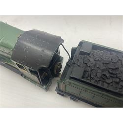 Hornby Dublo - 3-rail Castle Class 4-6-0 locomotive 'Ludlow Castle' No.5002 in lined BR green; in modern unassociated plain red  box