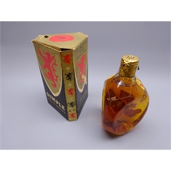  John Haig & Co Ltd Dimple Old Blended Scotch Whisky, 262/3floz, 70 proof, spring clasp cap, in wire bound bottle and carton, 1btl  