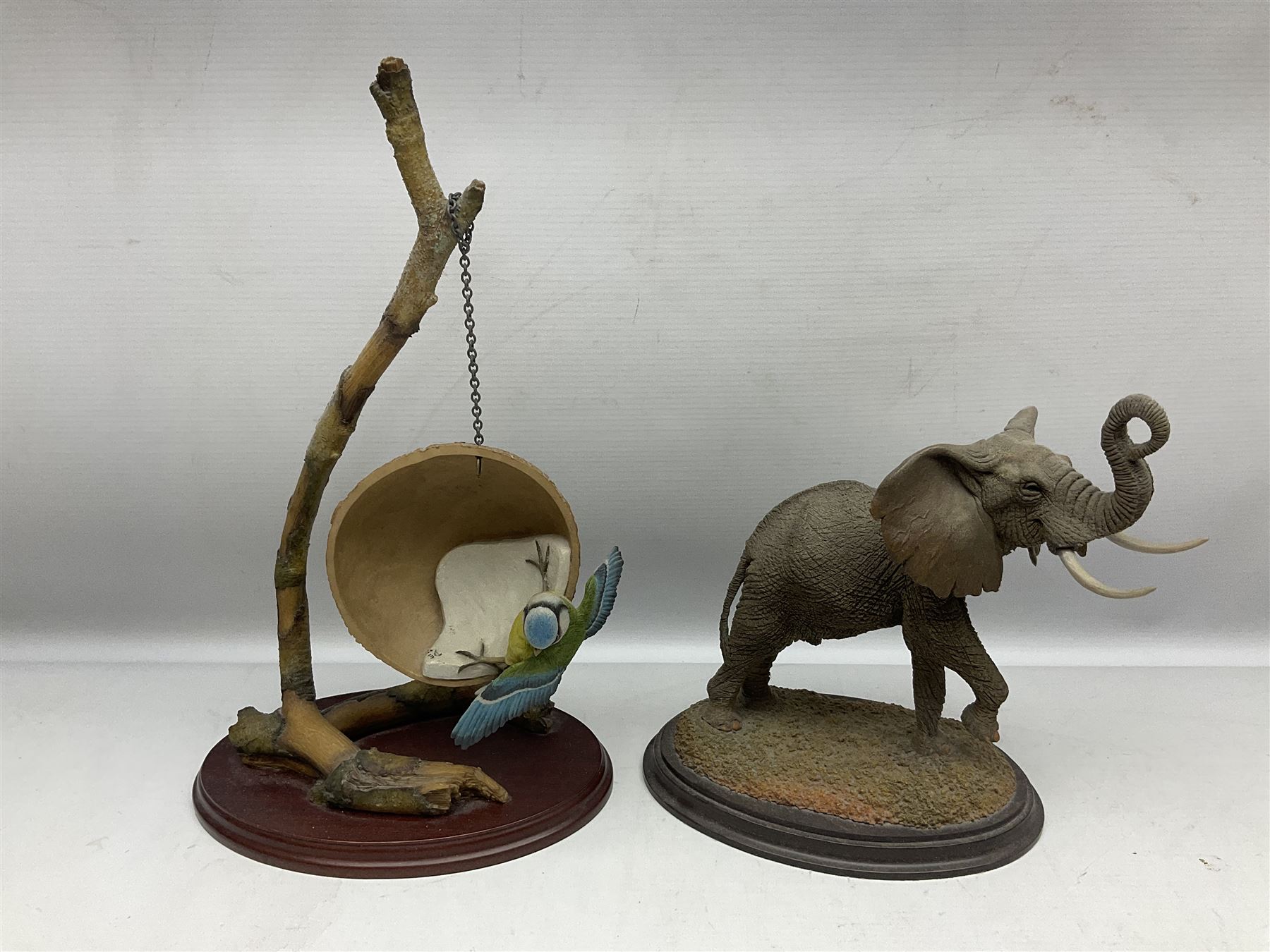 Country Artists figures, to include Bluetit, Elephant, Bluetit on tap etc, together with Lilliput Lanes and other similar items 