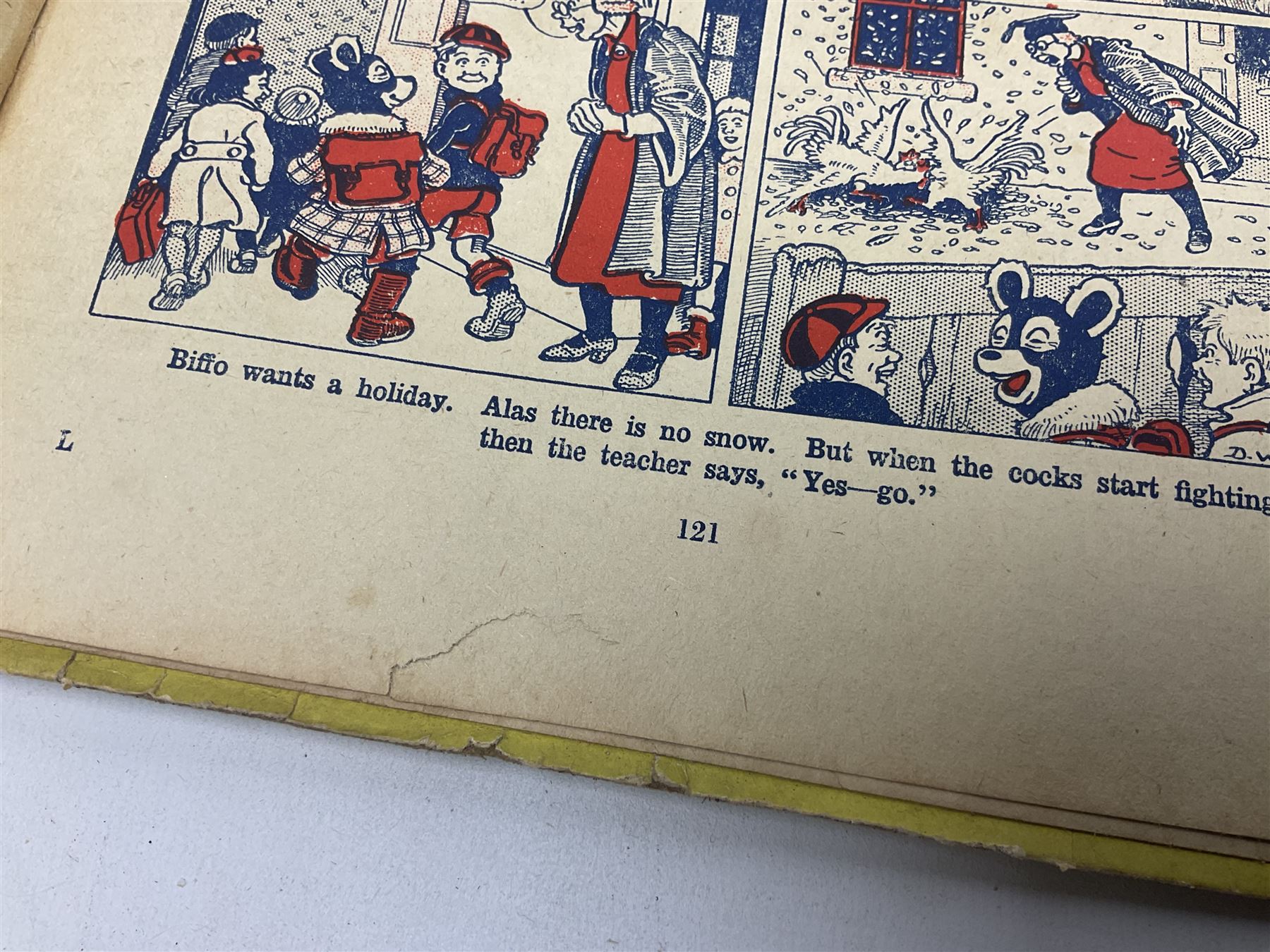 The Magic Beano Book Published 1950 by D.C. Thomson, 127 pages, pictorial card covers depicting Biffo painting the Beano bunch