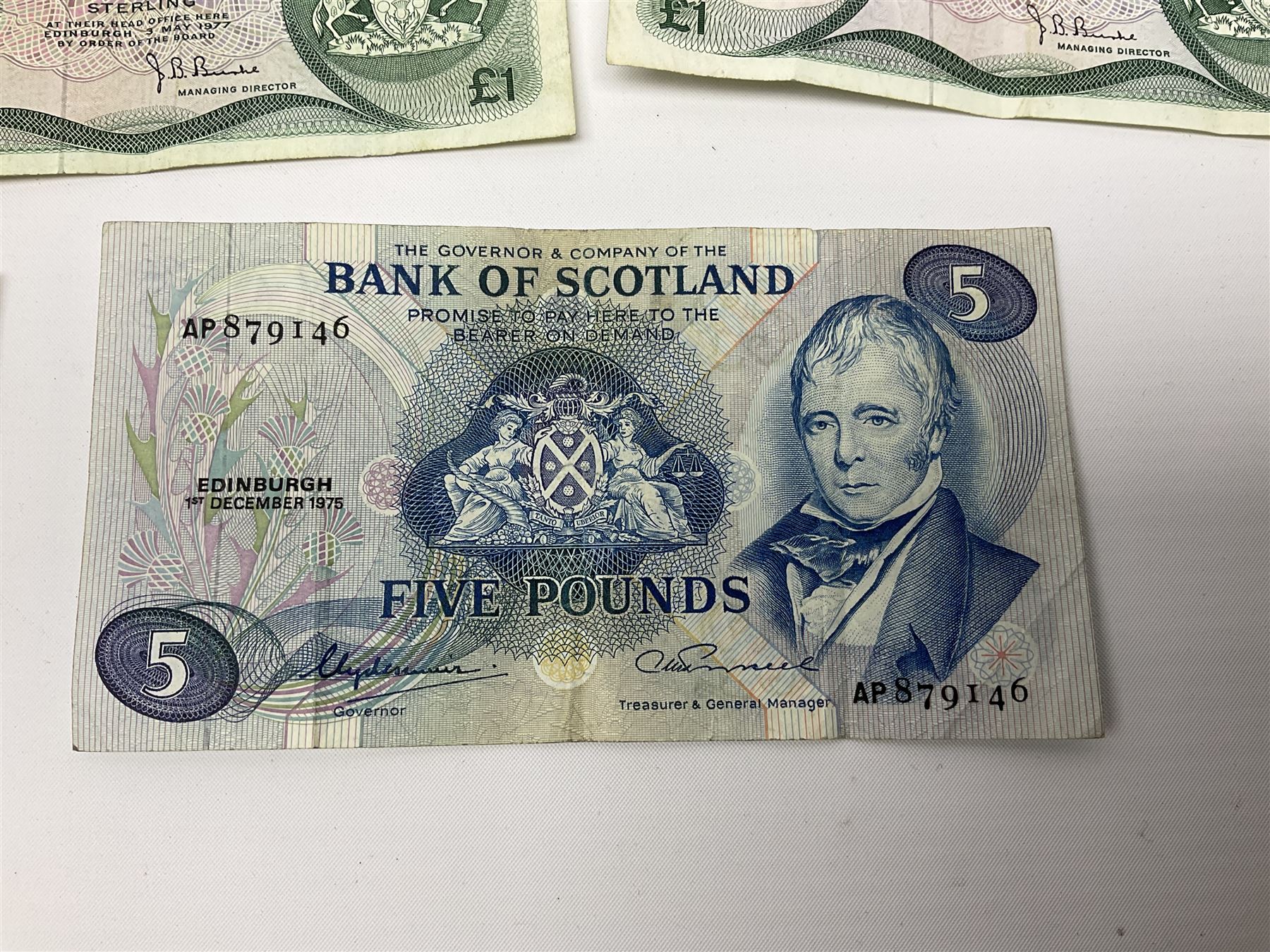 Banknotes including four Bank of England O'Brien one pound notes 'Y52J', 'T44J', 'T92J' and 'S23J', various ten shillings, two Somerset ten pounds 'CU20' and 'AW12', Page one pound notes, Bank of Scotland and other Scottish one pound notes etc