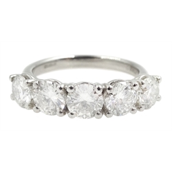 Platinum five stone round brilliant cut diamond ring, hallmarked, total diamond weight approx 2.05 carat