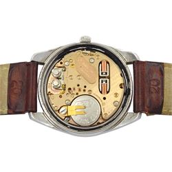 Omega Electronic f300Hz Seamaster Chronometer gentleman's stainless steel quartz wristwatch, Ref. 198.001, Cal. 1250, serial No. 32854587, on tan leather strap  