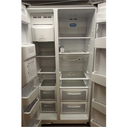  Daewoo FRS-U20DCI American style side by side fridge freezer, with mains water and ice dispenser, W90cm, H180cm, H67cm (This item is PAT tested - 5 day warranty from date of sale)   